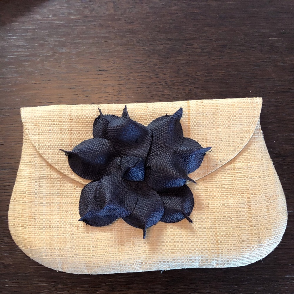 Mar y Sol Gigi Raffia Clutch